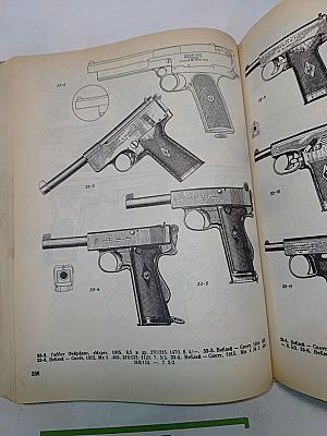 Револьверы и пистолеты