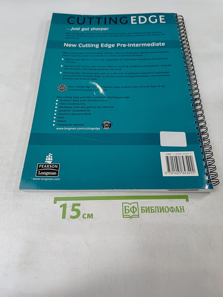 New Cutting Edge Pre-Intermediate Teacher's Resource Book