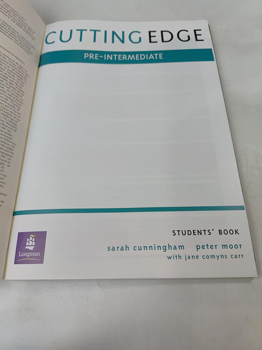 Cutting Edge Pre-Intermediate Students' Book