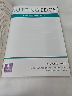 Cutting Edge Pre-Intermediate Students' Book
