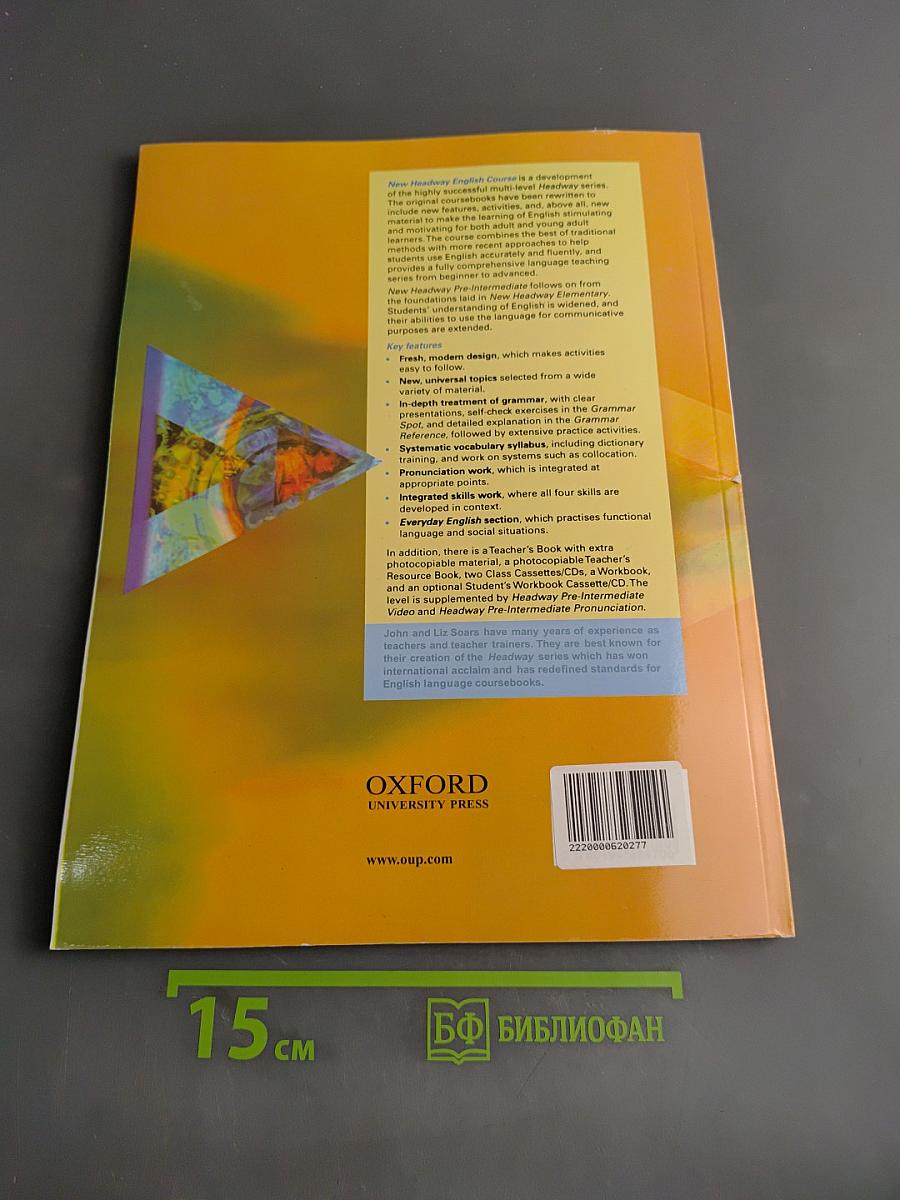 New Headway English Course: Pre-Intermediate Student's Book