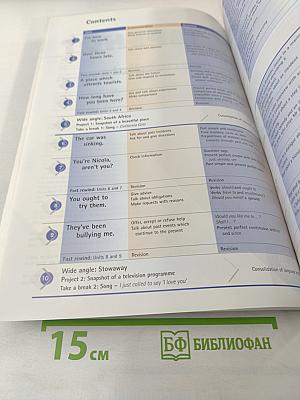 SNAPSHOT Pre-Intermediate Students' Book