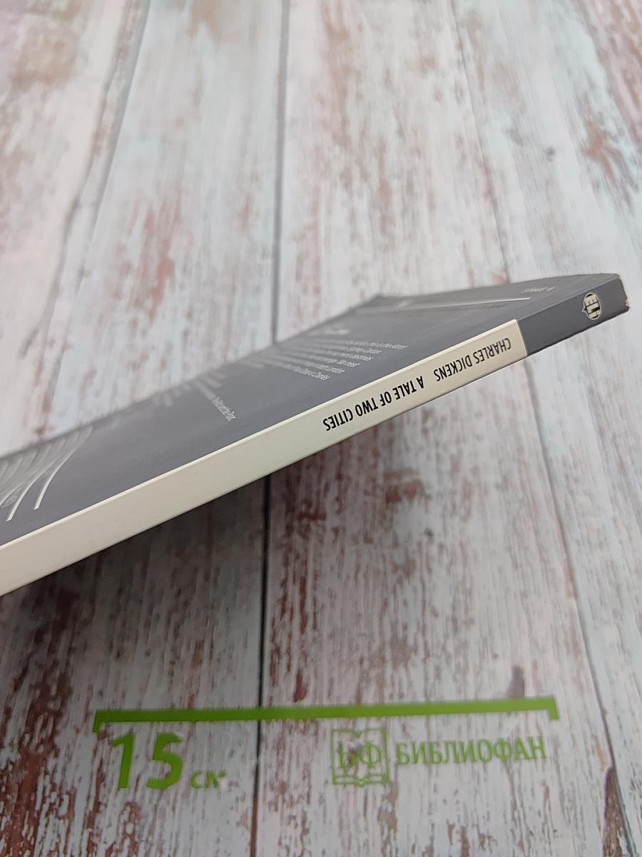 A Tale of Two Cities (Young Adult ELI Readers, Stage 4)