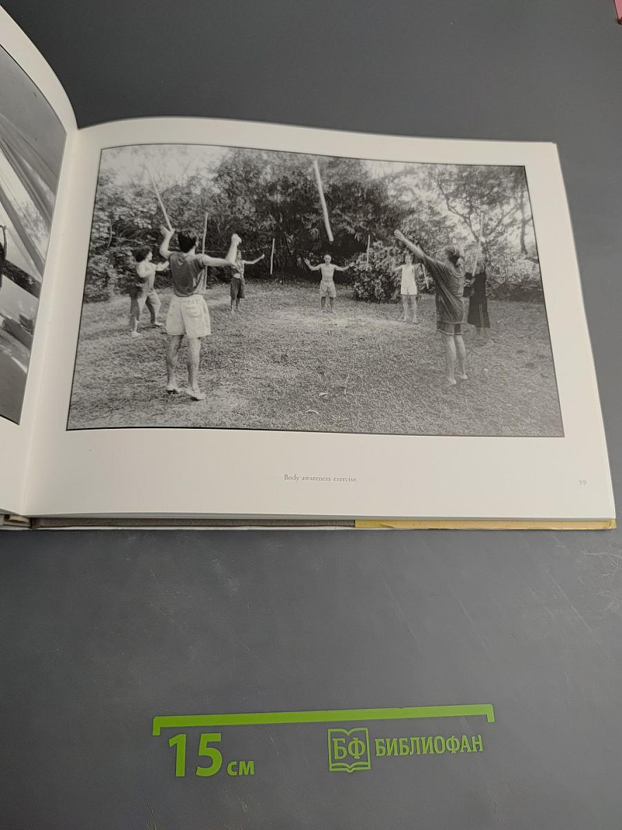 Auroville: A Dream Un Rêve Ein Traum Un Sogno