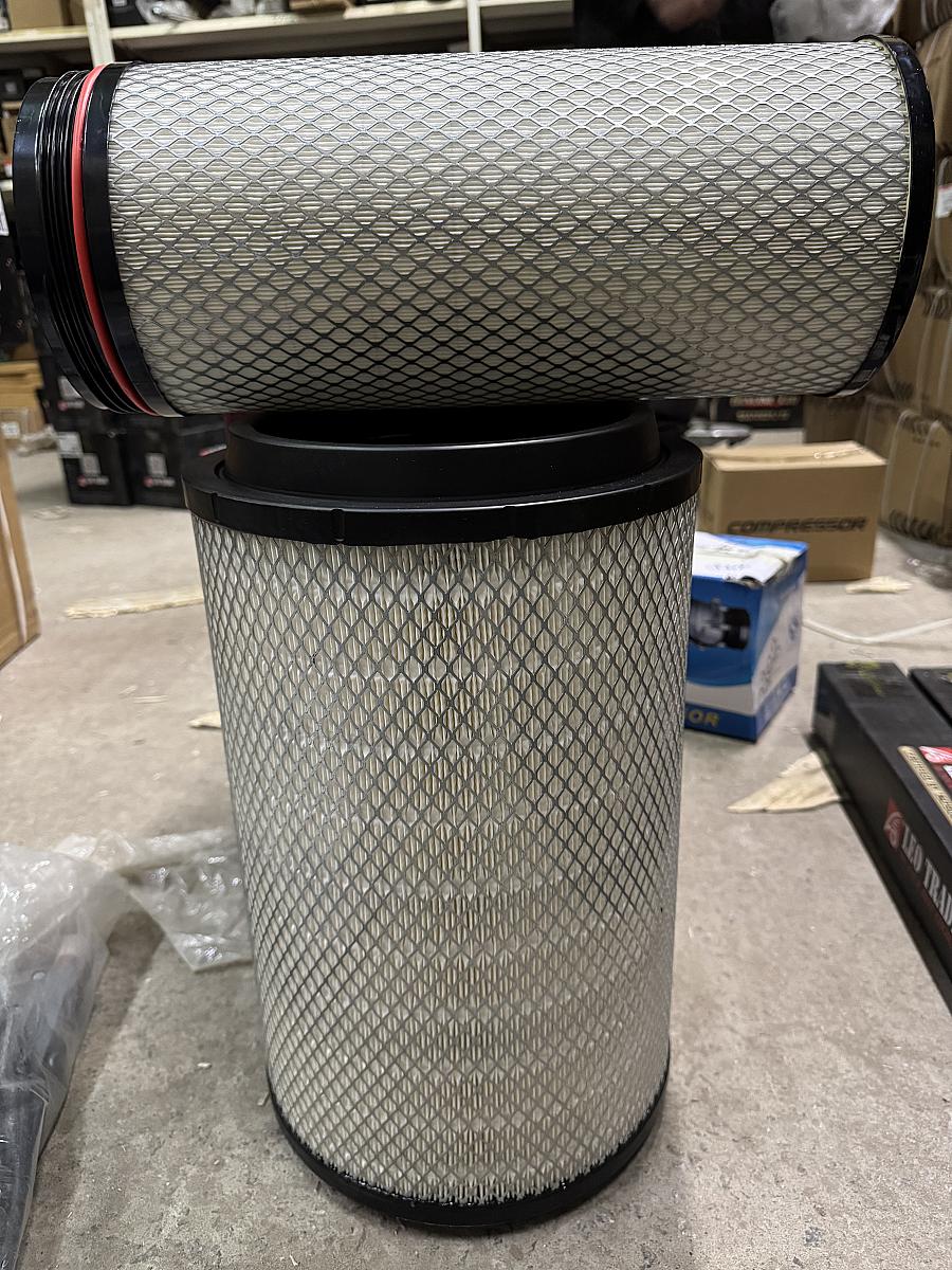 Фильтр воздушный LEO100061B для грузовых автомобилей Shacman F3000, HOWO Е-3, FAW (LEO Trade)