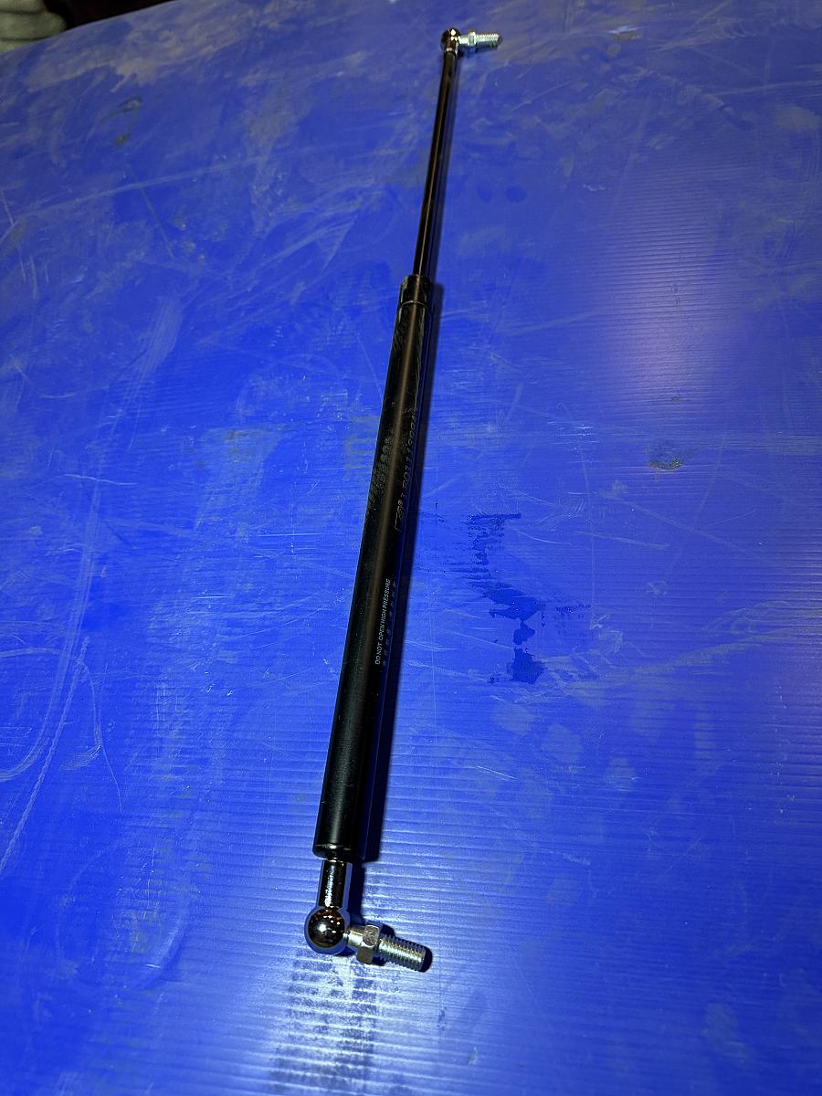 Амортизатор капота FAW J6 5302410-A01 (аналог)