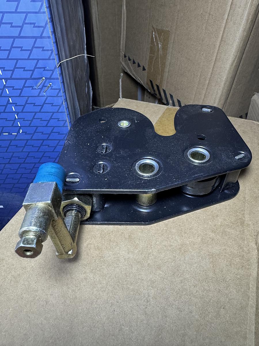 Гидрозамок кабины левый Dong Feng 5002170-C0100