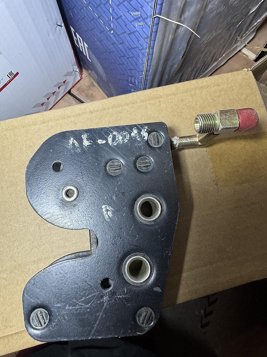 Гидрозамок кабины правый Dong Feng 5002175-C0100