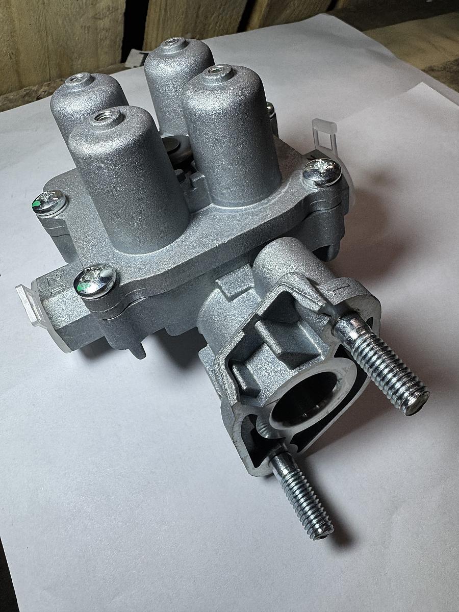 Клапан тормозной 4-х контурный SHACMAN X3000 DZ96189361084 (аналог)