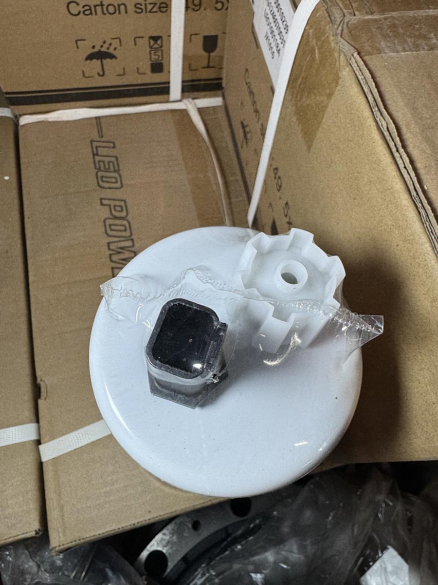 Головка топливного фильтра Cummins 3944986 (аналог)