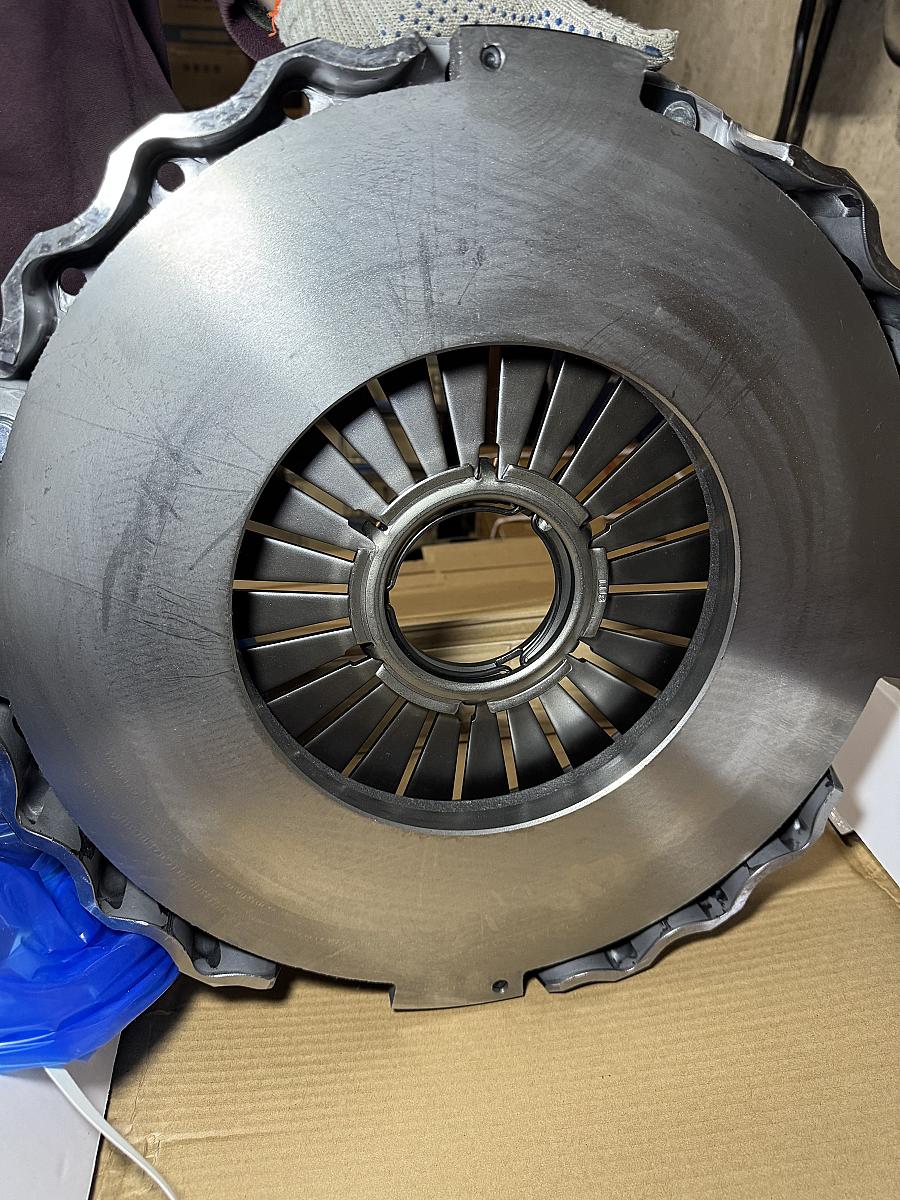 Корзина сцепления D=430мм выжимная (с кольцом) DZ9114160034 (аналог)