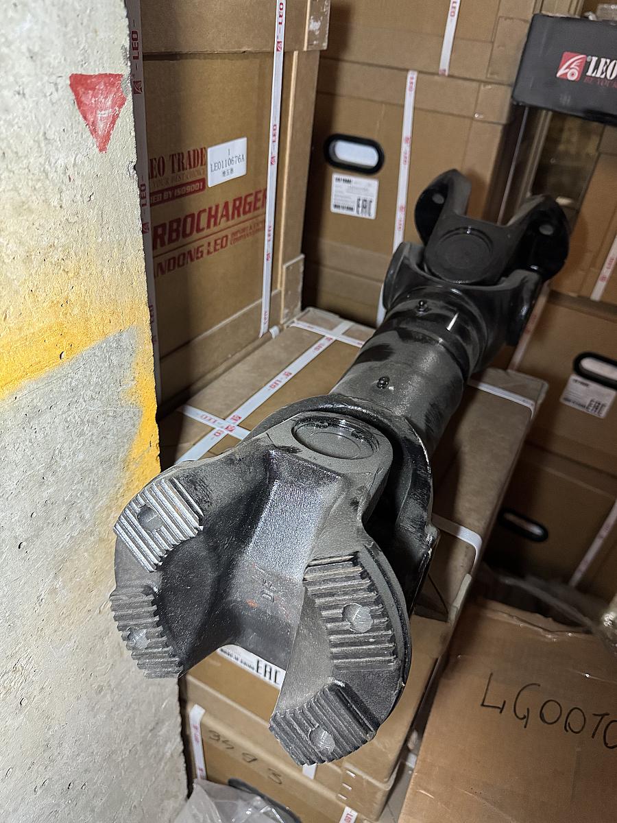 Вал карданный SHAANXI 6х6 от КПП до РКПП L=580 DZ91189313358