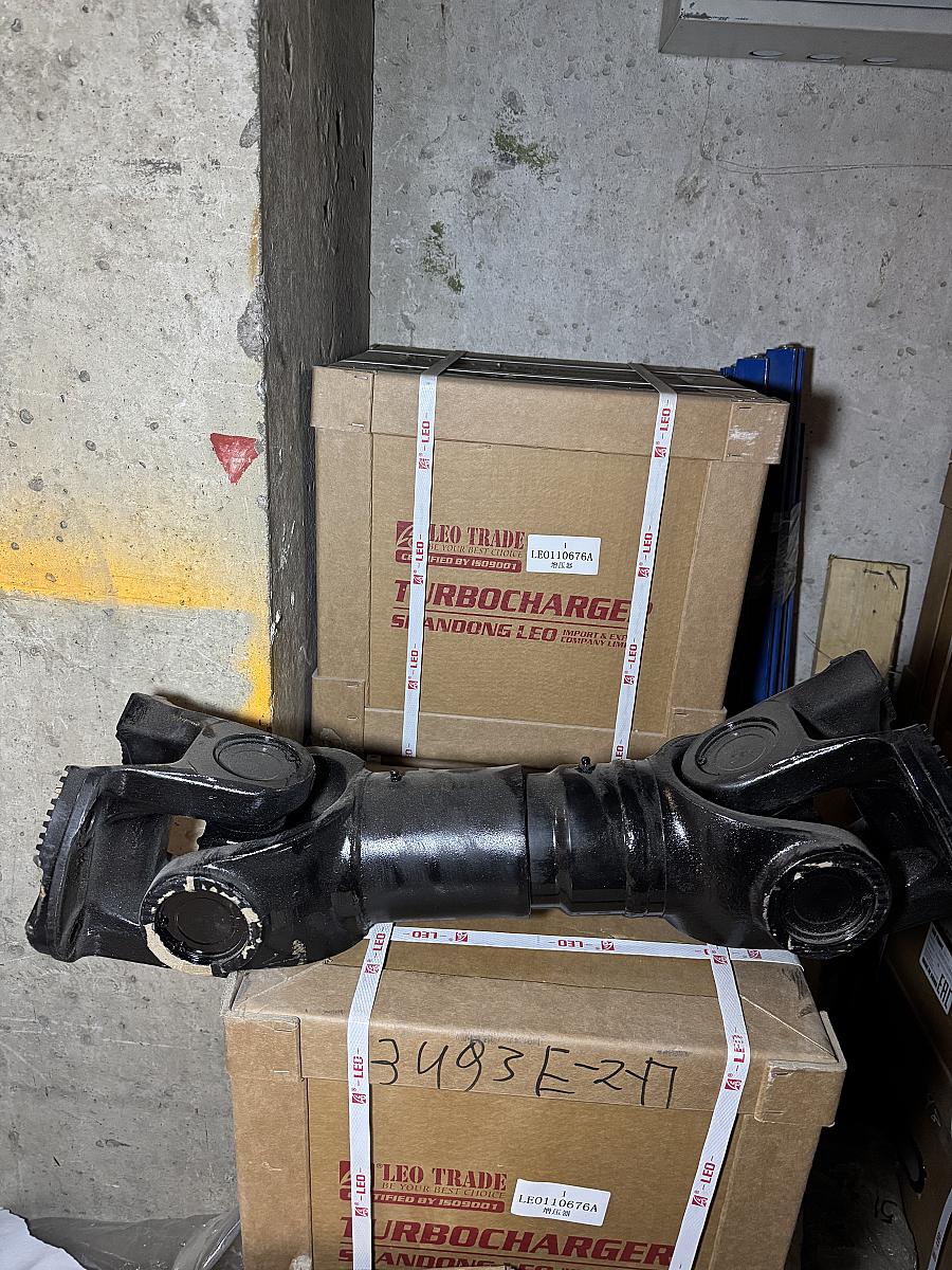 Вал карданный SHAANXI 6х6 от КПП до РКПП L=580 DZ91189313358