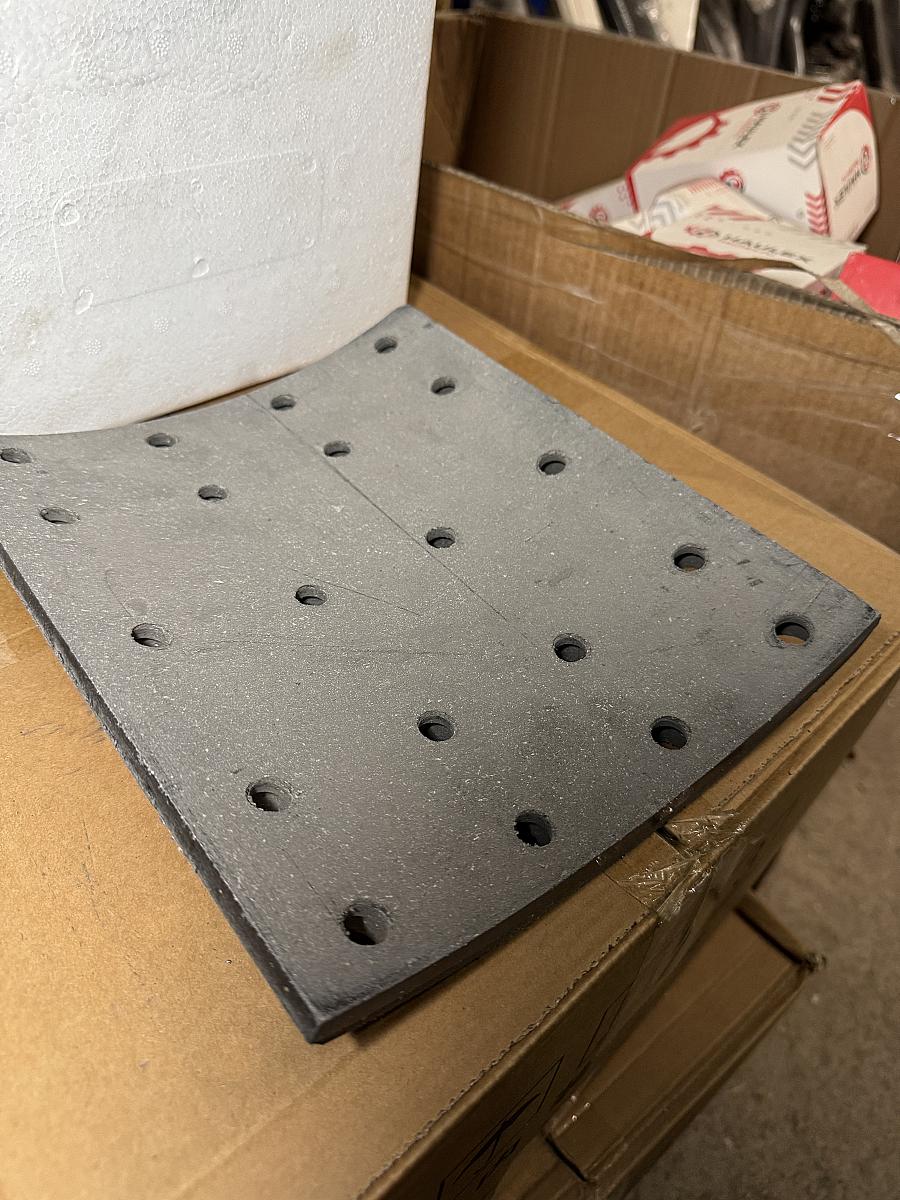 Накладка тормозная передняя верхняя LGMG MT95H 4110001566044 (аналог)