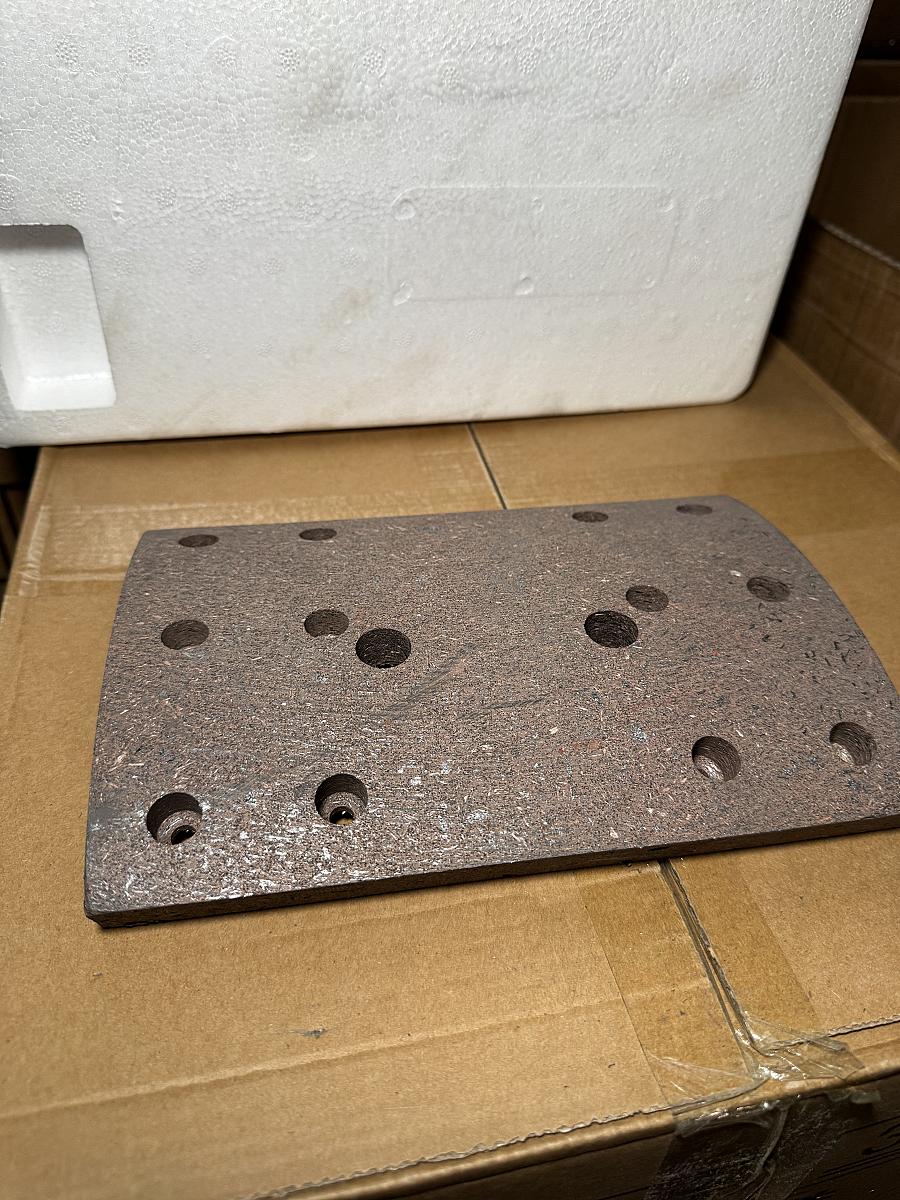 Накладка тормозная задняя 3502406-A0E (аналог)